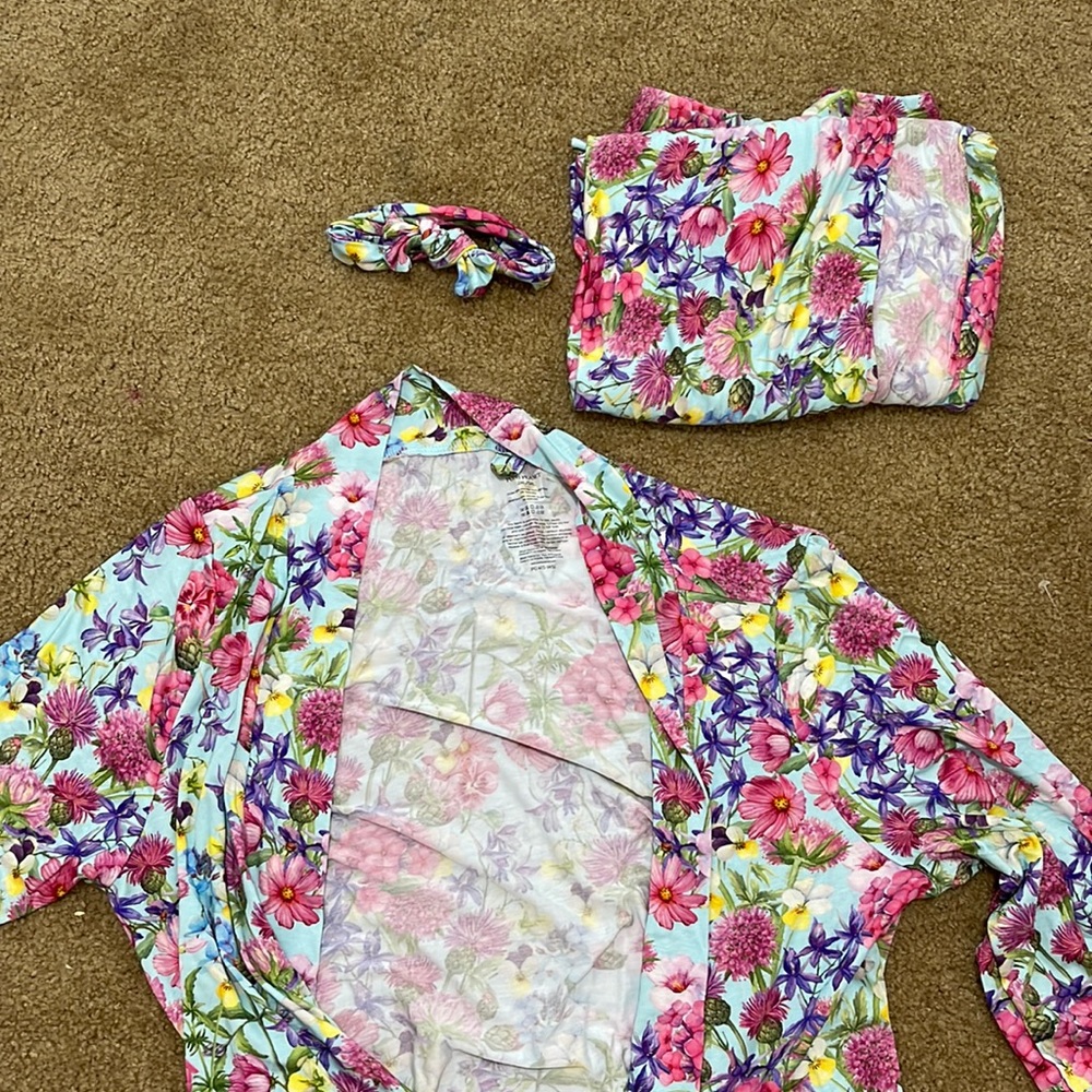 Posh Peanut 2xl Robe, baby swaddle, and headband